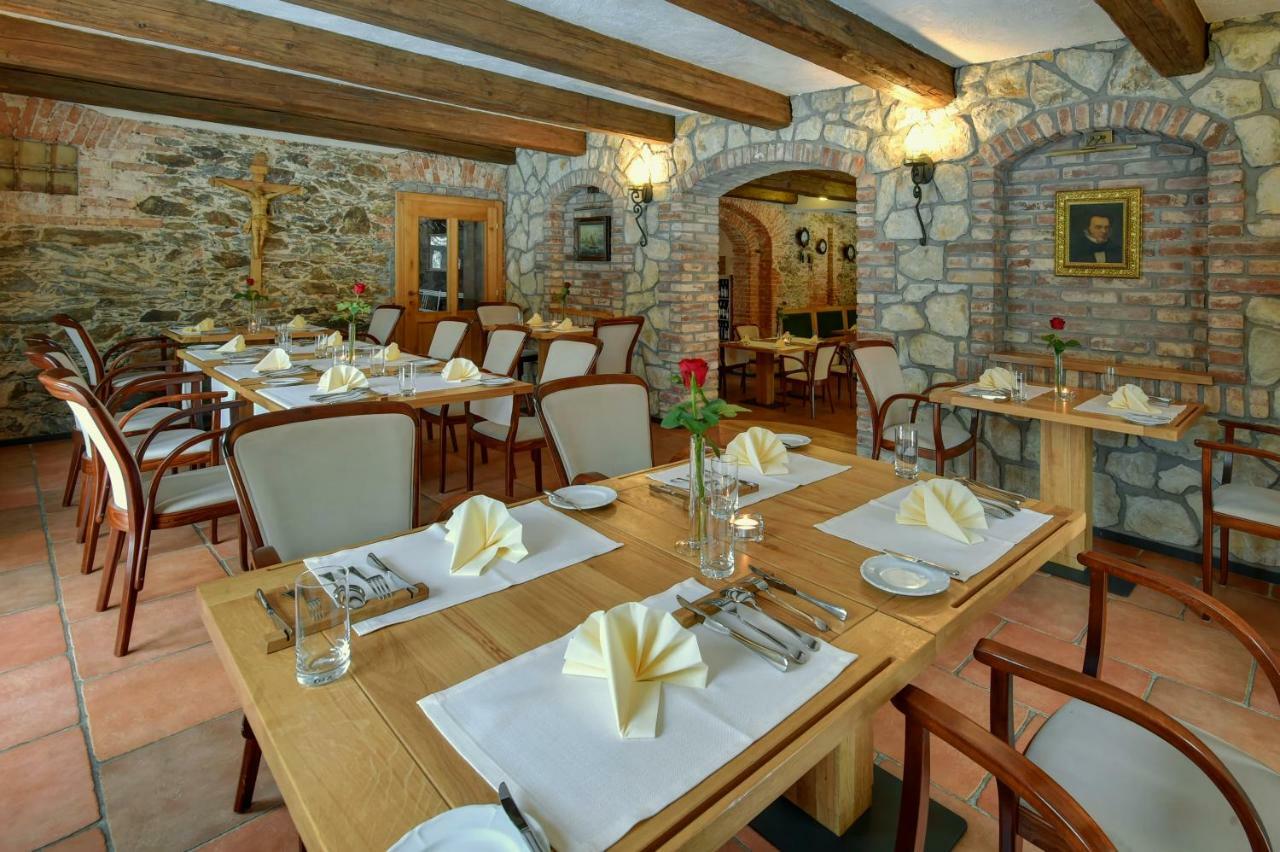 Zamecka Fortovna Obora - Forester House Kaznejov Dış mekan fotoğraf