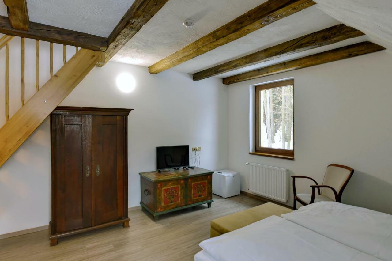 Zamecka Fortovna Obora - Forester House Kaznejov Dış mekan fotoğraf
