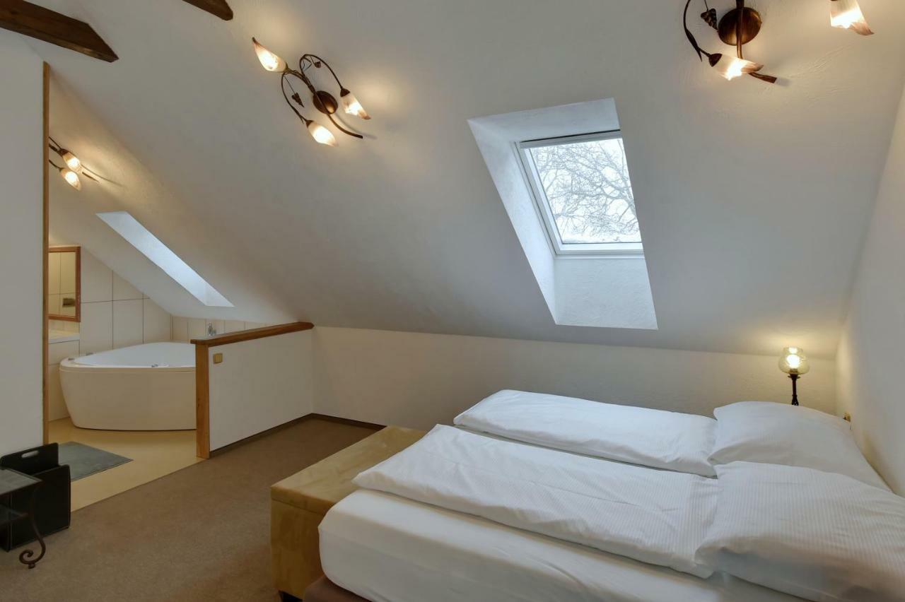 Zamecka Fortovna Obora - Forester House Kaznejov Dış mekan fotoğraf