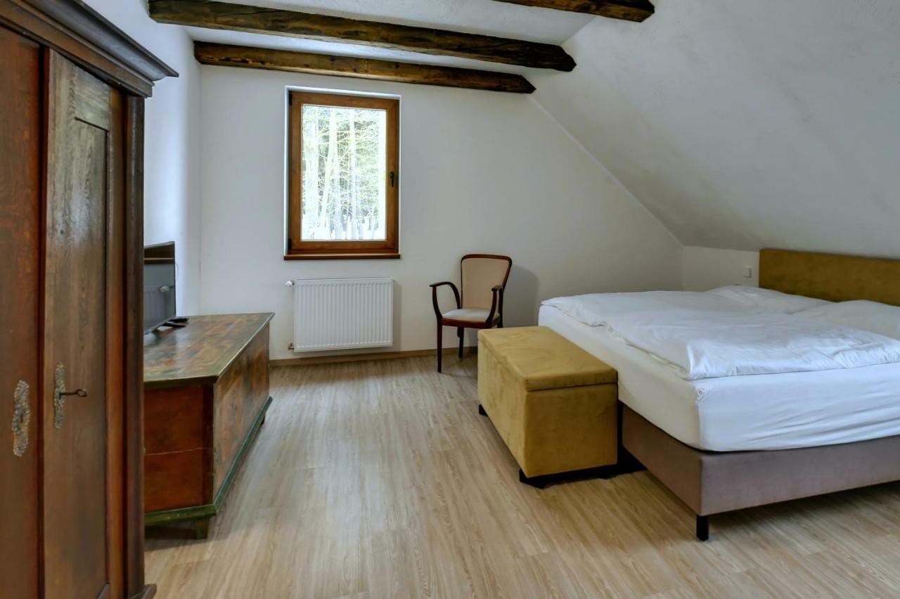 Zamecka Fortovna Obora - Forester House Kaznejov Dış mekan fotoğraf
