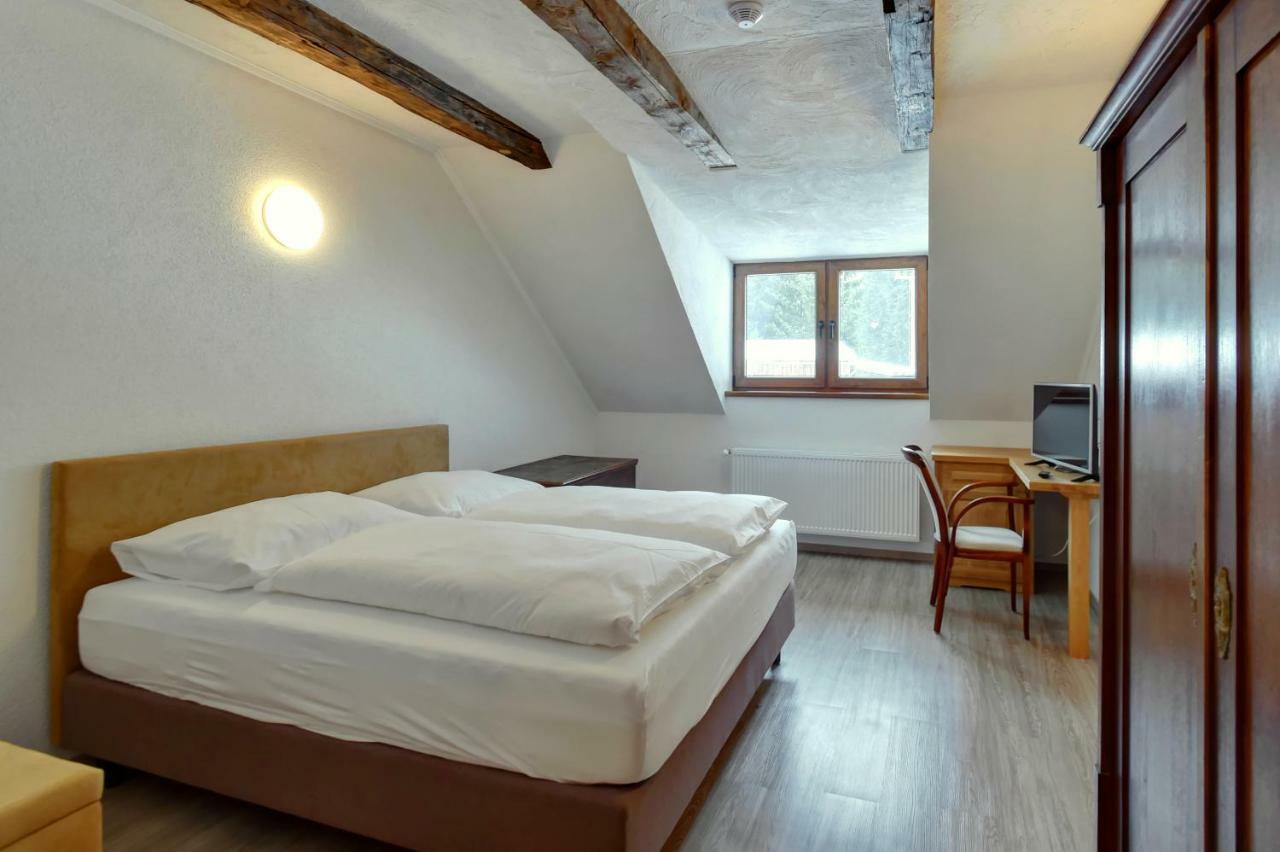 Zamecka Fortovna Obora - Forester House Kaznejov Dış mekan fotoğraf