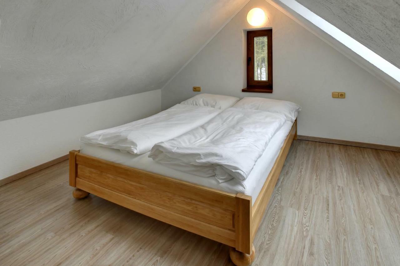Zamecka Fortovna Obora - Forester House Kaznejov Dış mekan fotoğraf